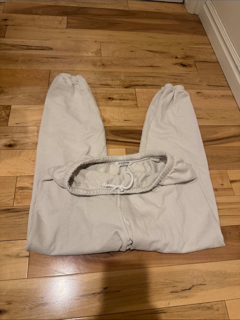 PERFECTWHITETEE johnny french terry easy sweatpant in oatmeal size Small - Picture 3 of 5